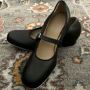 NWOT Vintage Leather Promenaders in Black w/ 1” Heel “8W”